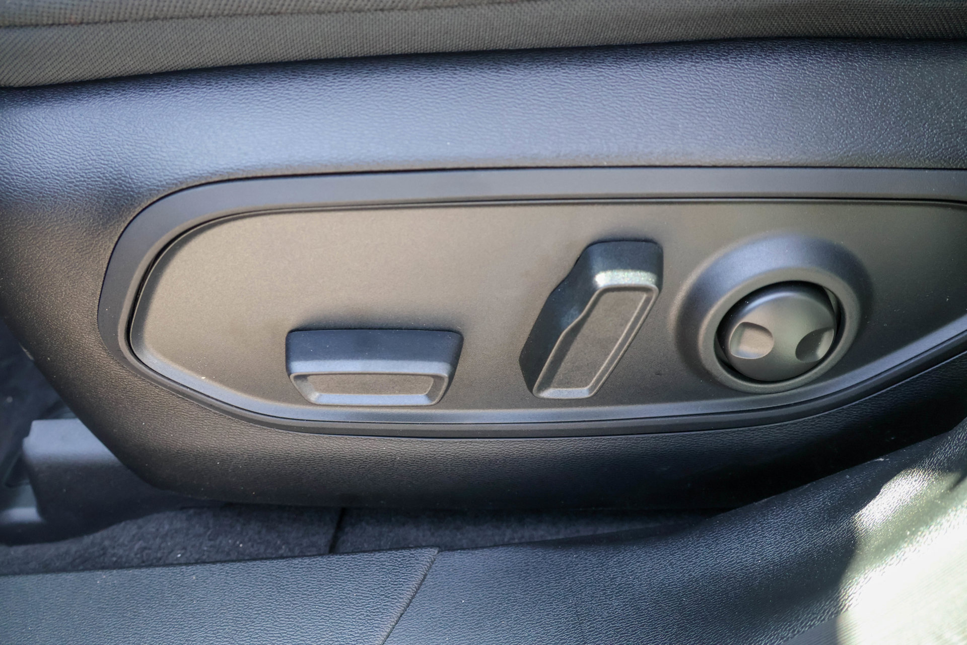 New 2026 Jeep Cherokee Laredo AWD/4WD image 6