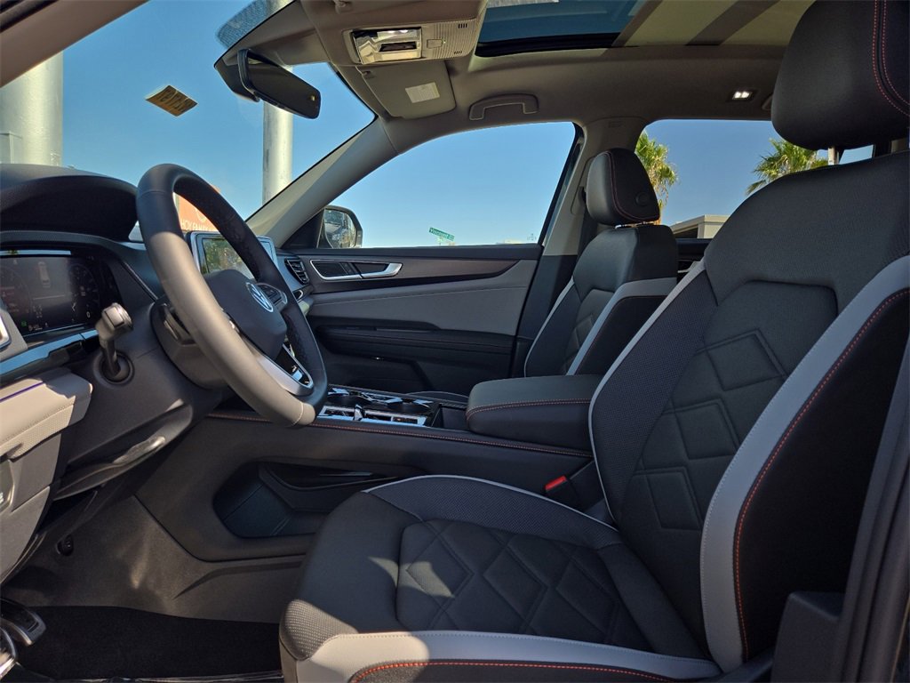 New 2025 Volkswagen Atlas Peak Edition SE image 18