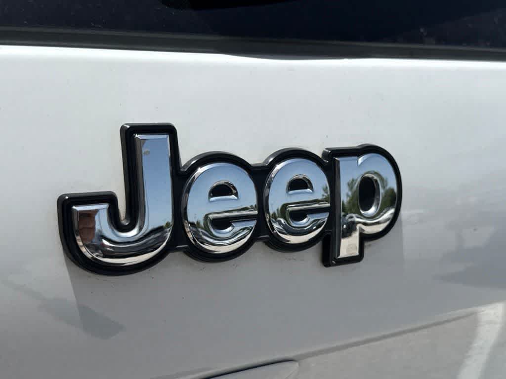 Used 2016 Jeep Cherokee Sport FWD image 8