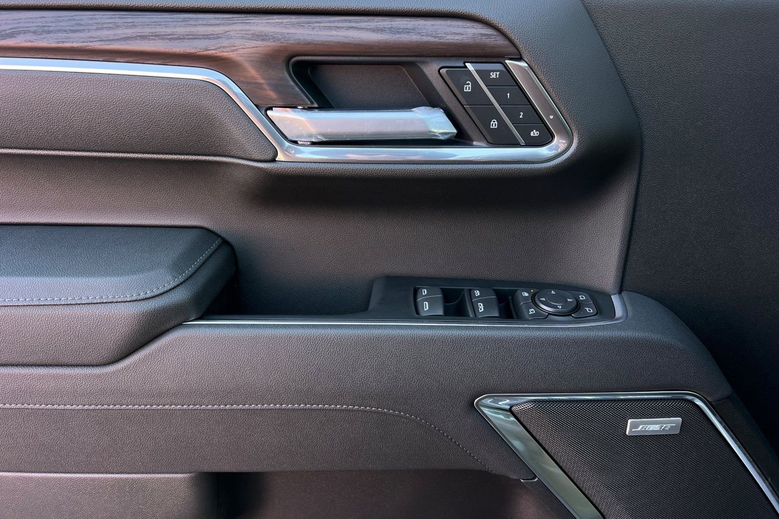 New 2026 GMC Sierra 1500 SLT w/ SLT Premium Plus Package image 9