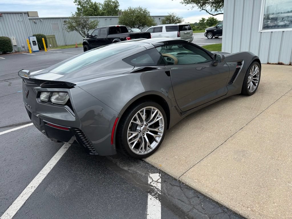 Used 2015 Chevrolet Corvette Z06 w/ 3LZ Preferred Equipment Group RWD image 7