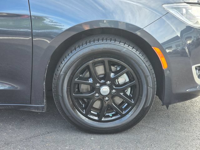 Used 2020 Chrysler Pacifica Touring w/ Advanced Safetytec Group FWD image 11