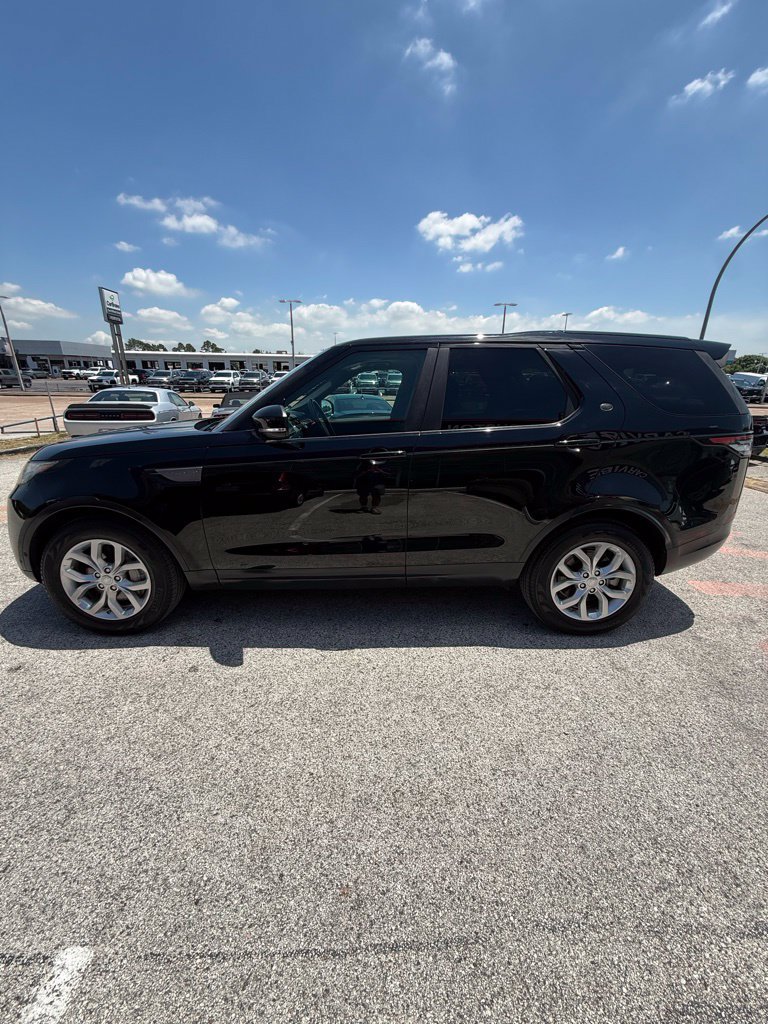 Used 2019 Land Rover Discovery SE AWD/4WD image 3