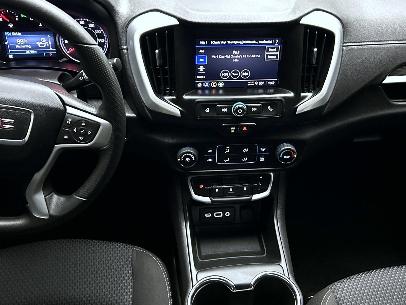 Used 2023 GMC Terrain SLE w/ Elevation Edition image 13