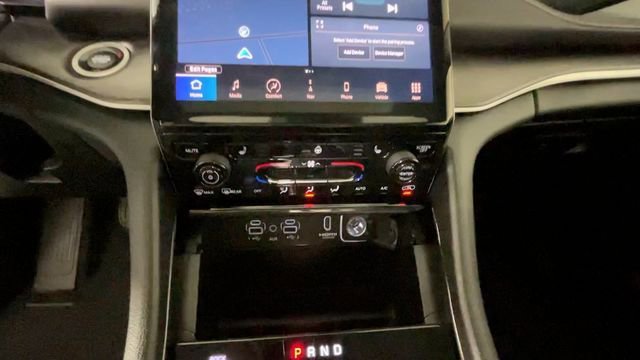 Used 2023 Jeep Grand Cherokee 4WD 4xe image 34