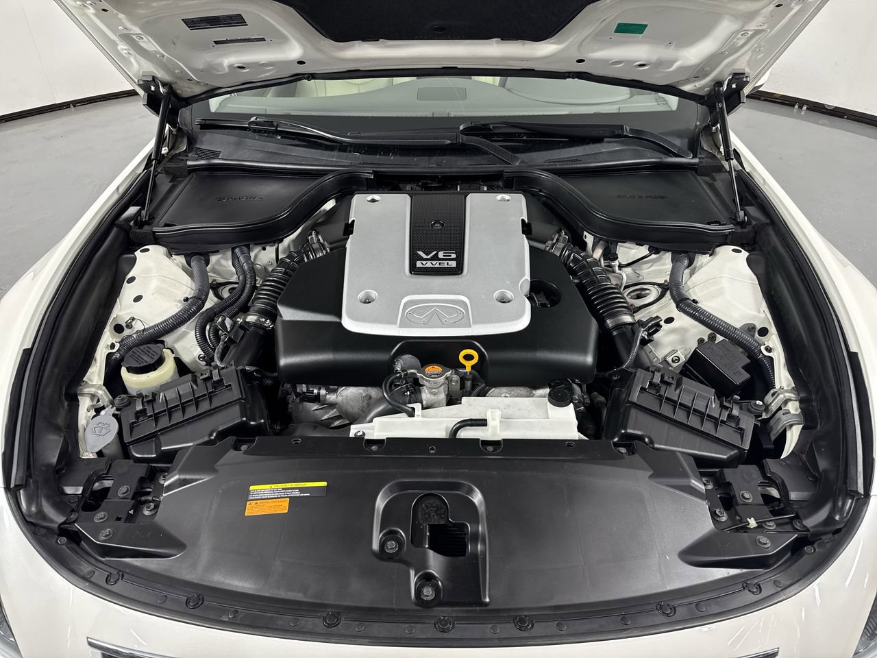 Used 2015 INFINITI Q60 Convertible w/ Premium Package RWD image 27