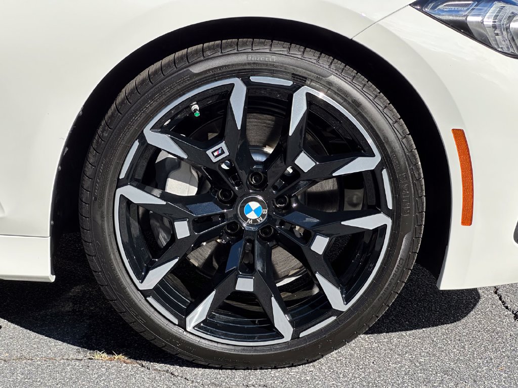 New 2026 BMW 330i Sedan w/ M Sport Package RWD image 13