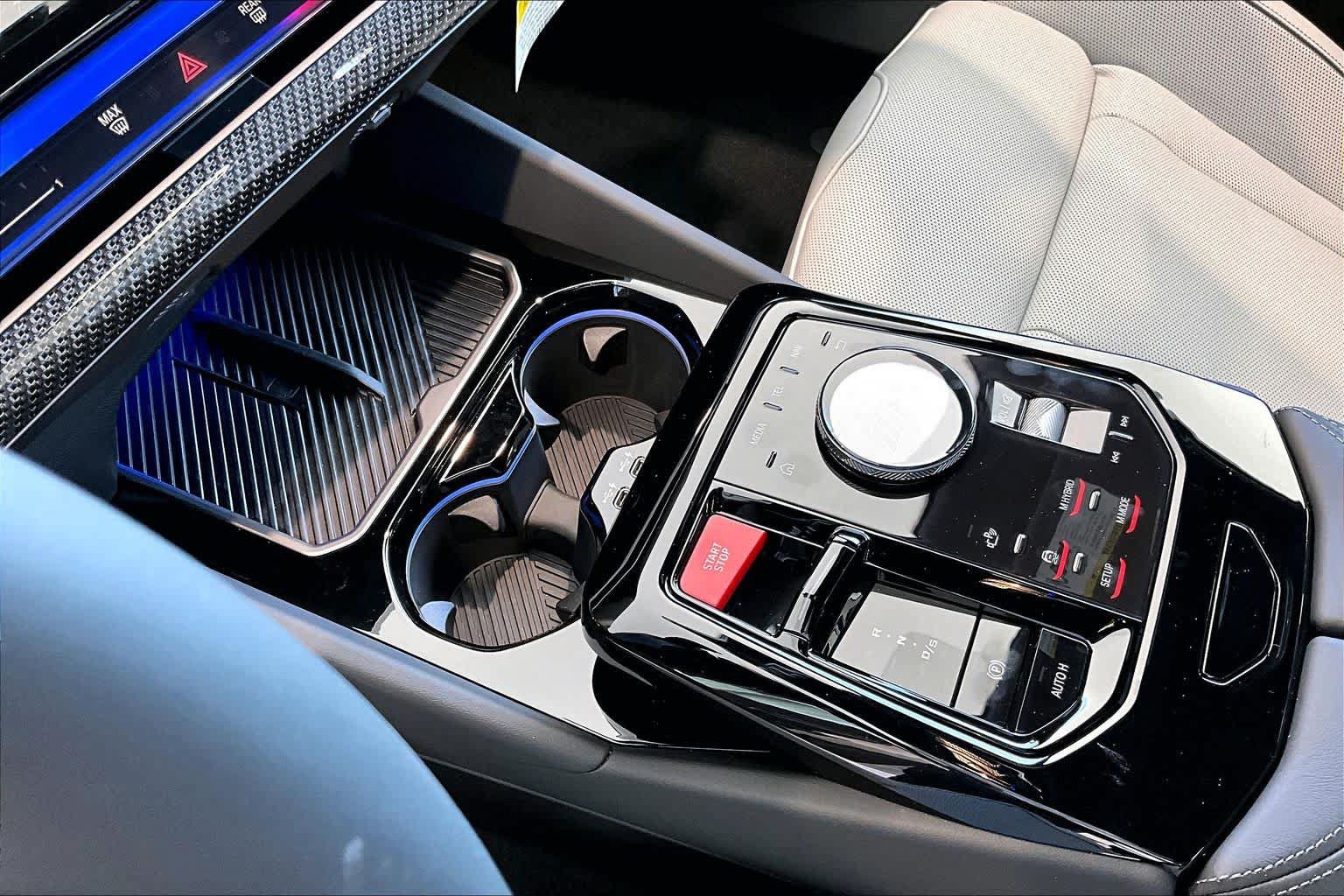 New 2027 BMW M5 w/ Executive Package AWD/4WD image 8