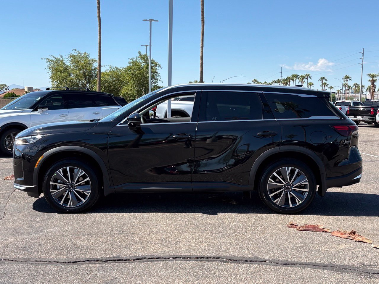 New 2027 INFINITI QX60 Luxe w/ Cargo Package FWD image 3