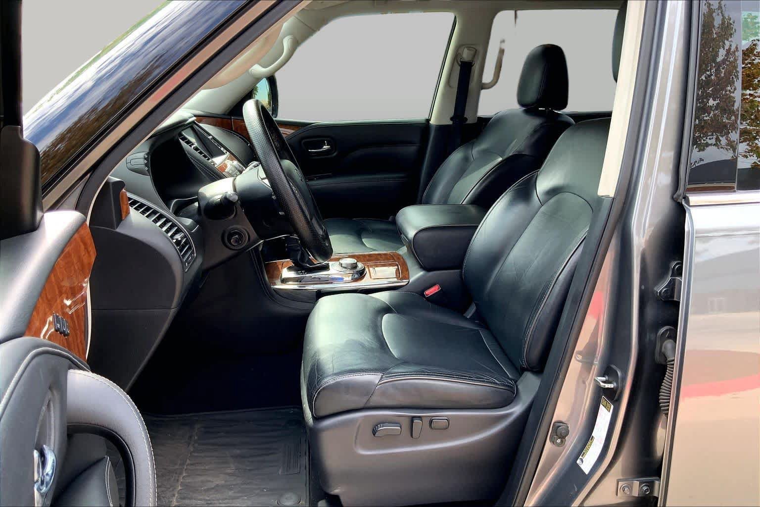 Used 2019 INFINITI QX80 Luxe w/ All-Season Package AWD/4WD image 8