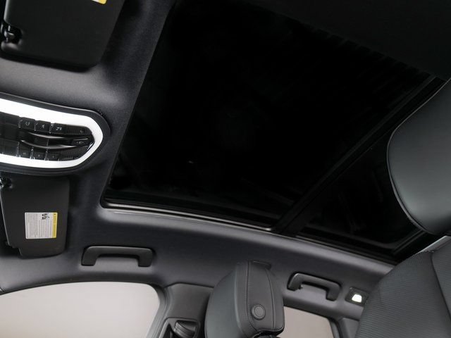 Certified 2026 Porsche Macan AWD/4WD image 26