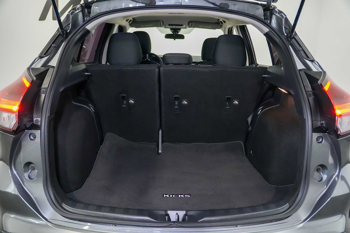Used 2021 Nissan Kicks S FWD image 20