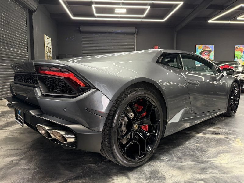 Used 2018 Lamborghini Huracan LP 580-2 RWD image 5
