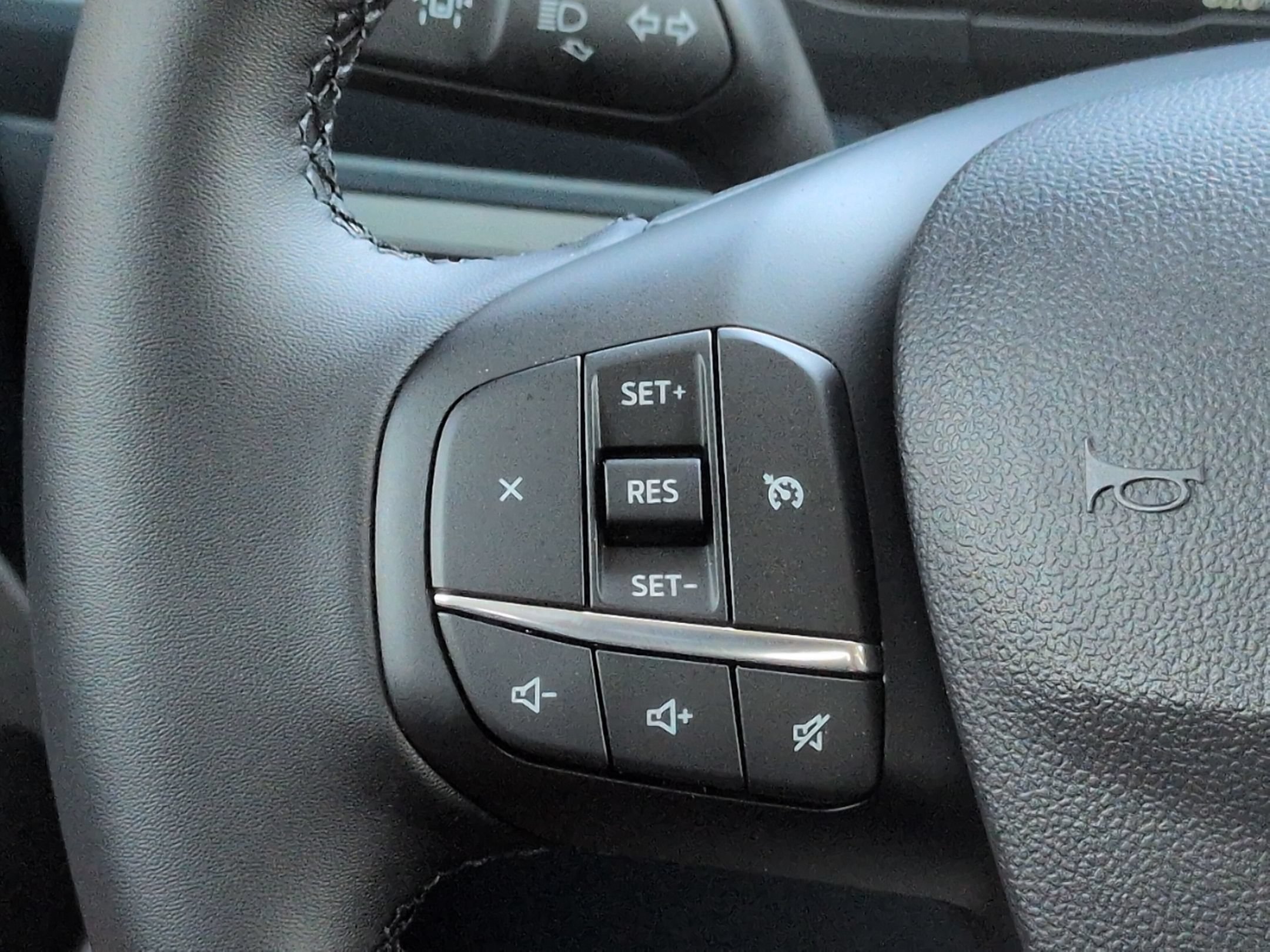 New 2026 Ford Maverick XLT w/ XLT Luxury Package FWD image 18