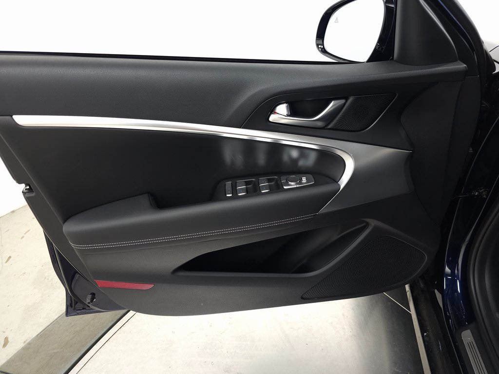 Used 2026 Genesis G70 2.5T AWD/4WD image 10