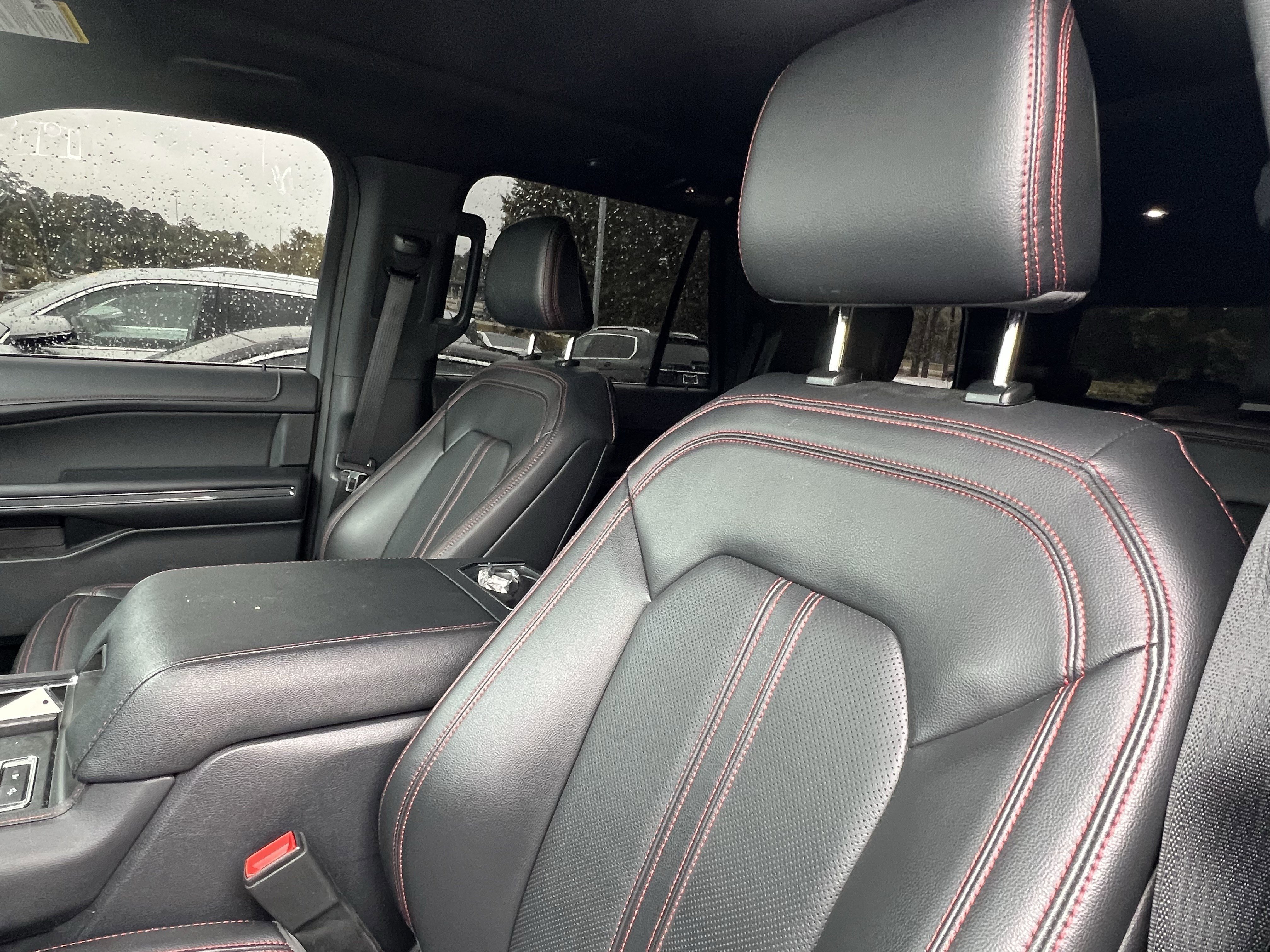 Used 2024 Ford Expedition Limited AWD/4WD image 16