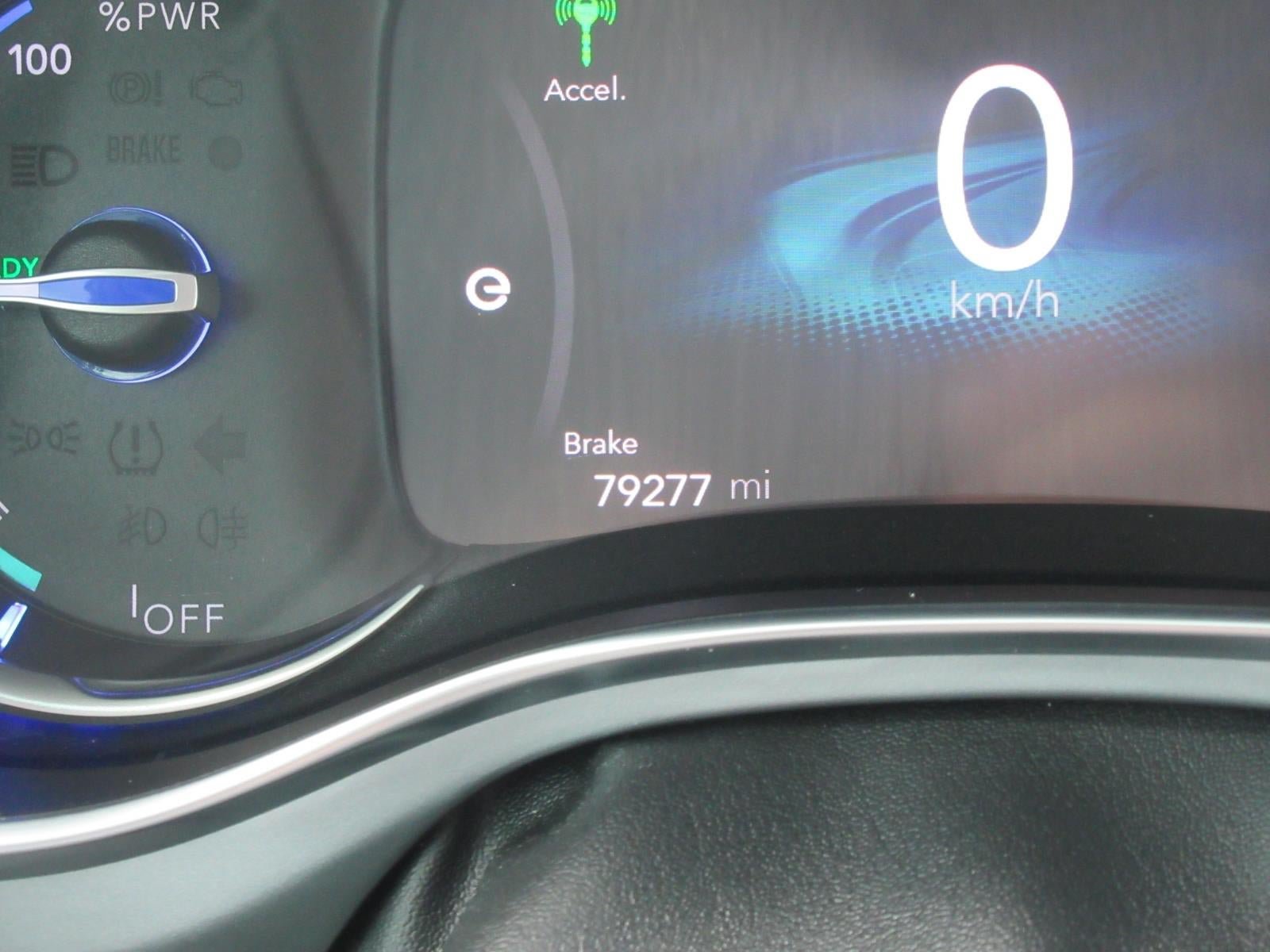 Used 2017 Chrysler Pacifica Platinum FWD image 32