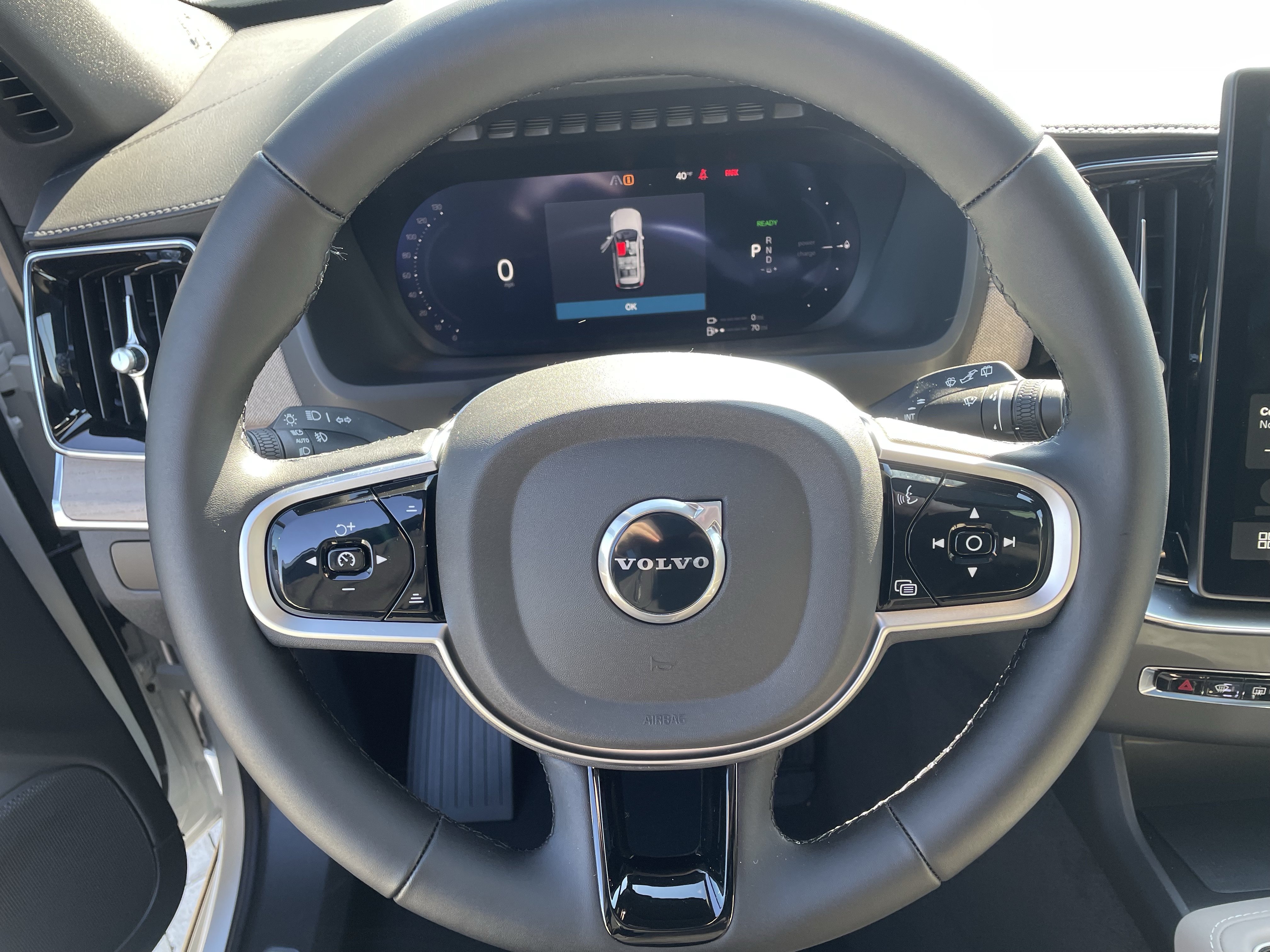 New 2026 Volvo XC90 T8 Plus w/ Protection Package Premier AWD/4WD image 16