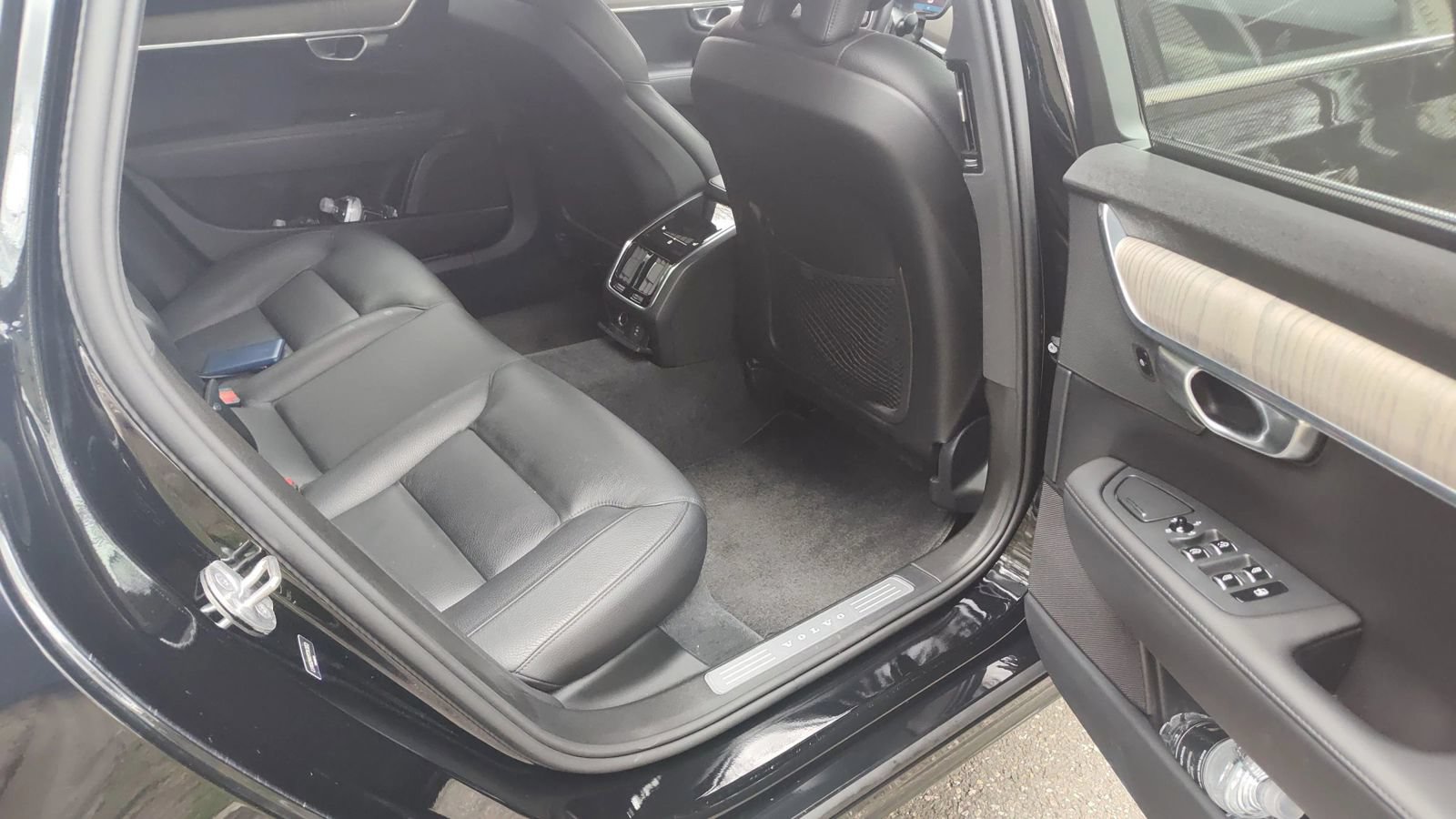 Used 2023 Volvo S90 B6 Plus AWD/4WD image 13