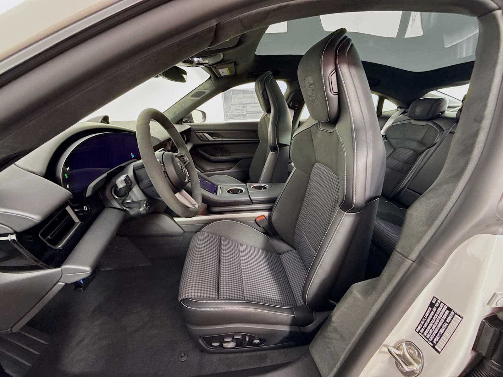 New 2025 Porsche Taycan Turbo AWD/4WD image 33