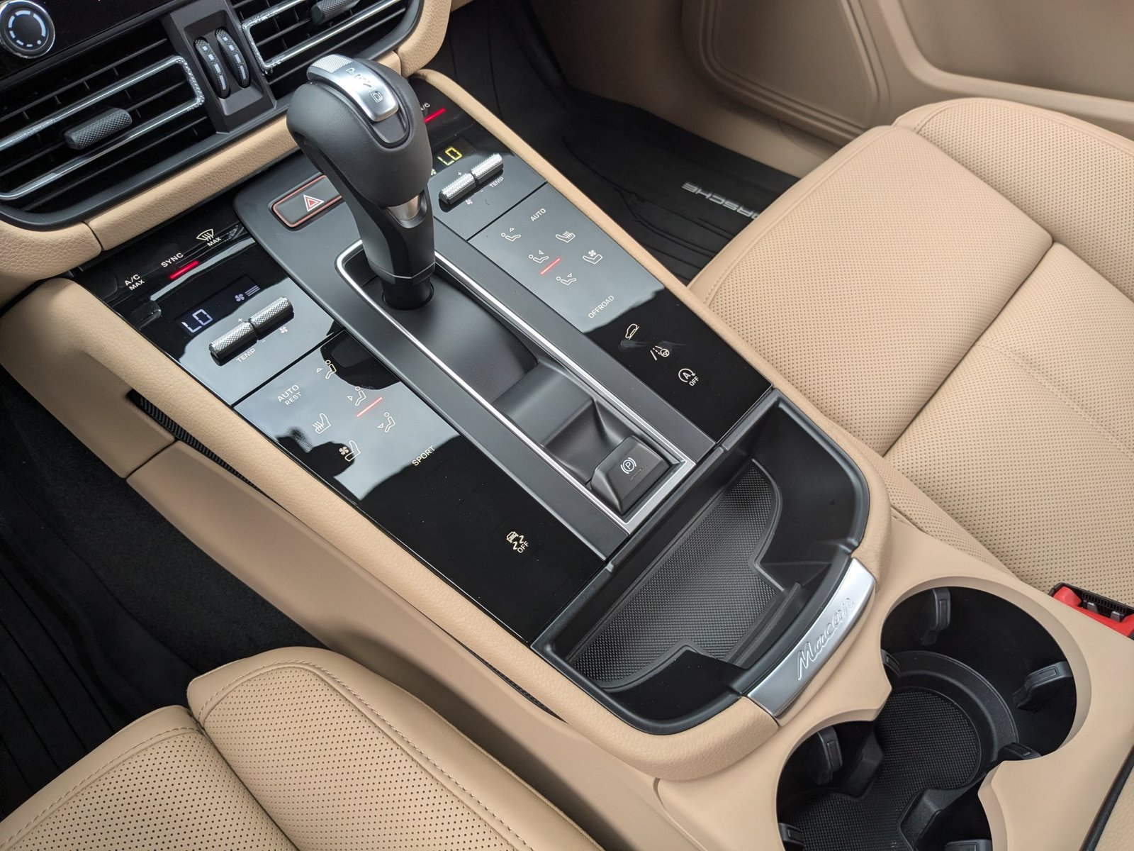 New 2026 Porsche Macan AWD/4WD image 21