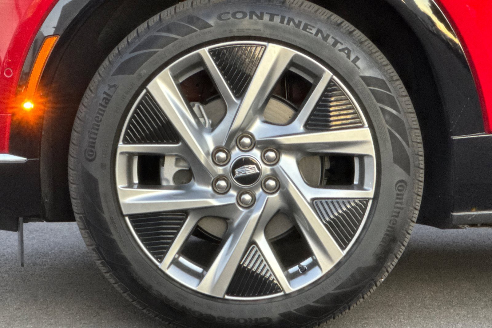 Certified 2025 Cadillac Optiq Luxury 1 image 39