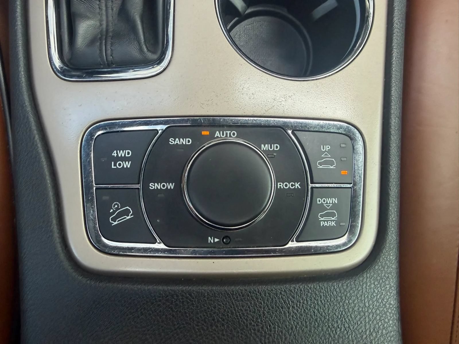 Used 2017 Jeep Grand Cherokee Summit AWD/4WD image 15