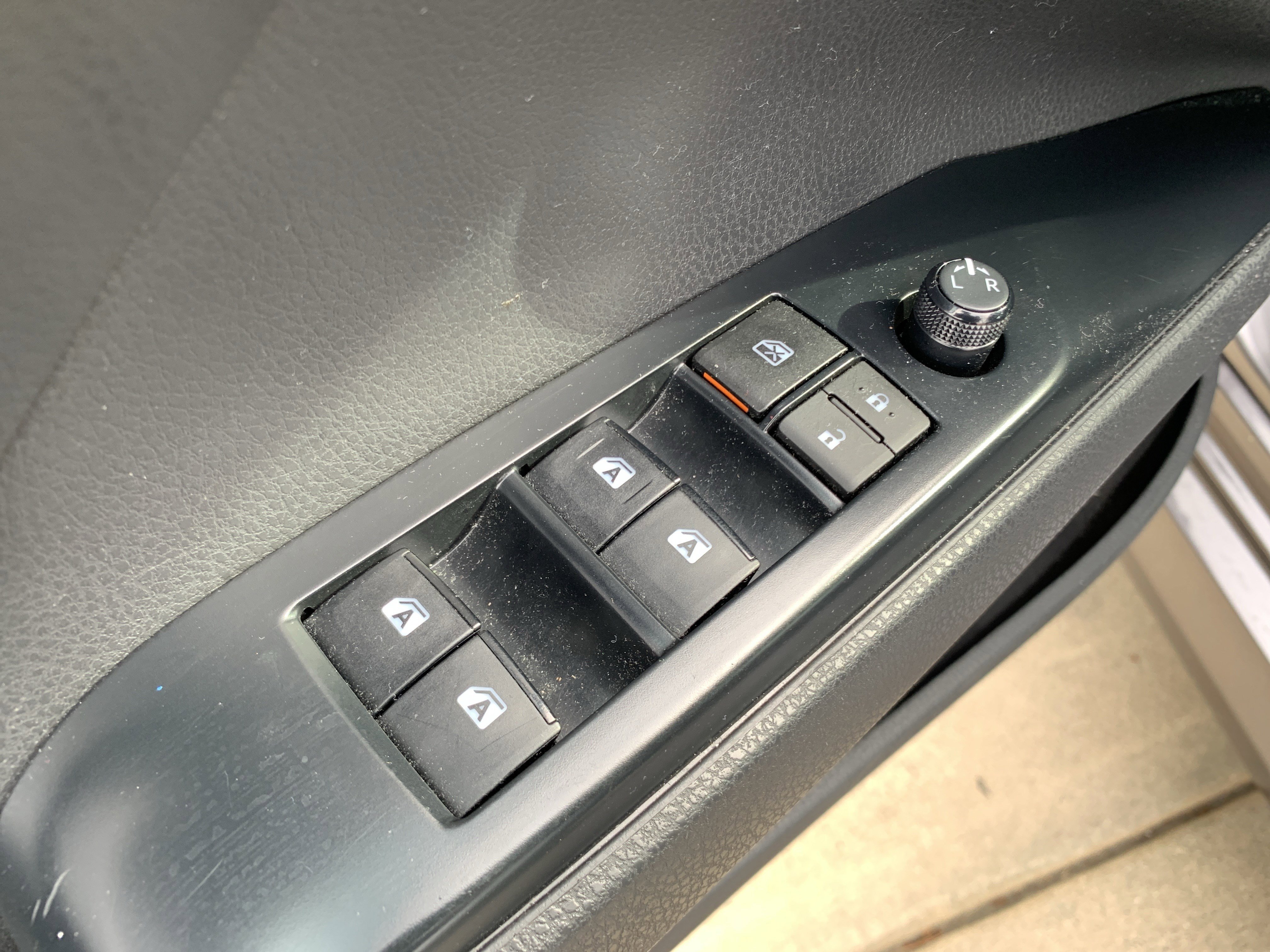 Used 2020 Toyota Camry LE image 15