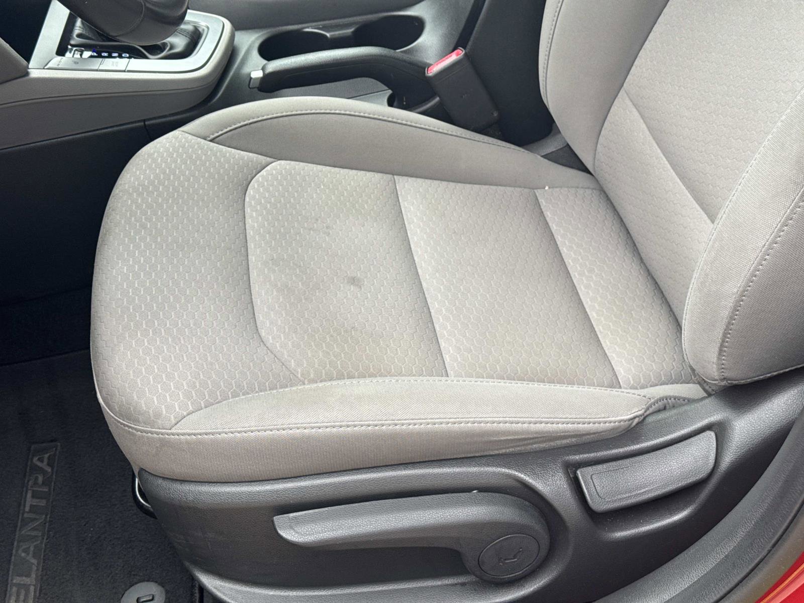 Used 2020 Hyundai Elantra Value Edition FWD image 12
