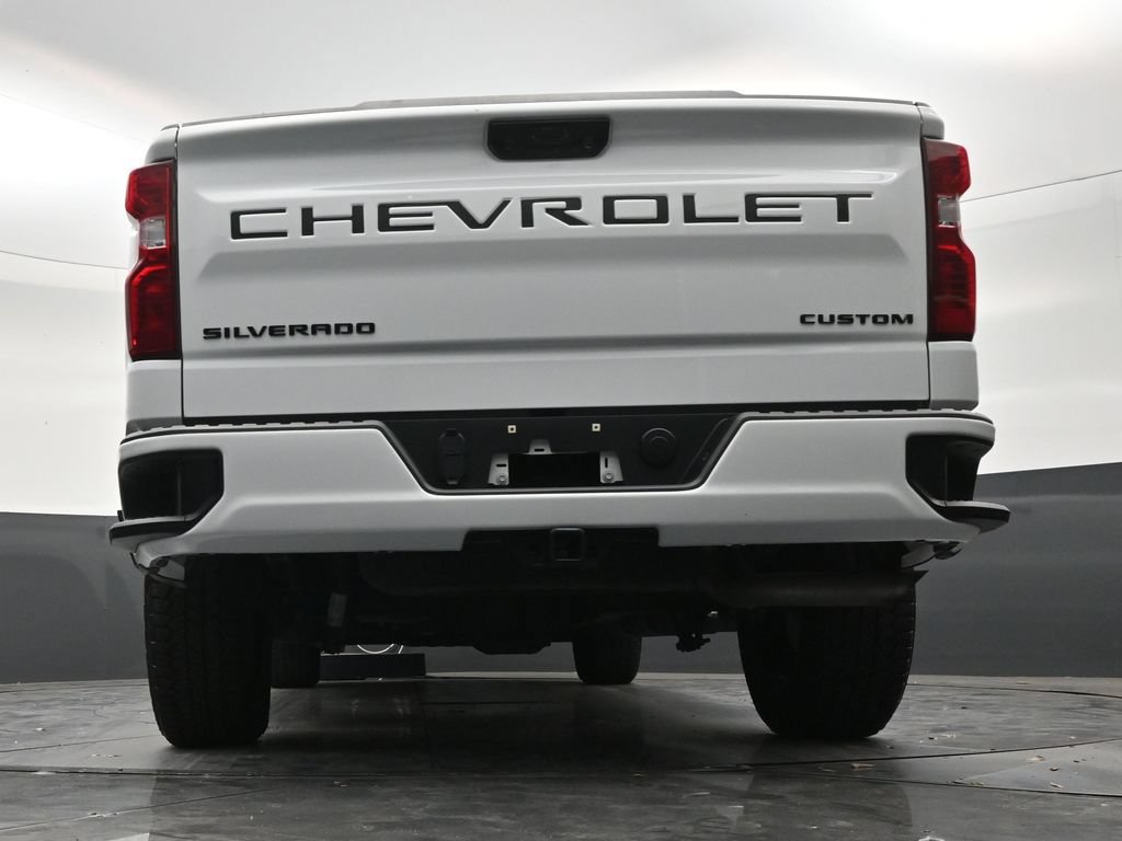 Used 2024 Chevrolet Silverado 1500 Custom w/ Turbomax Blackout Package RWD image 23