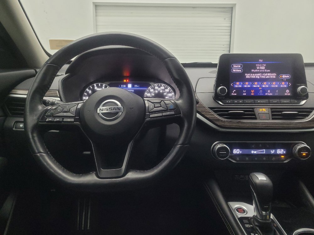 Used 2020 Nissan Altima 2.0 Platinum FWD image 22