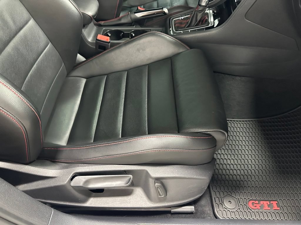 Used 2020 Volkswagen GTI SE FWD image 56