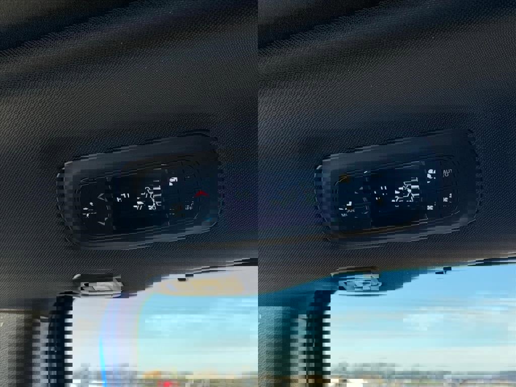 New 2026 Chrysler Pacifica Limited w/ S Appearance Package image 13