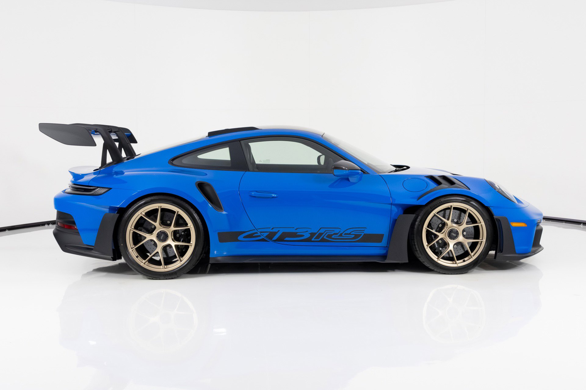 Used 2025 Porsche 911 GT3 RS image 2