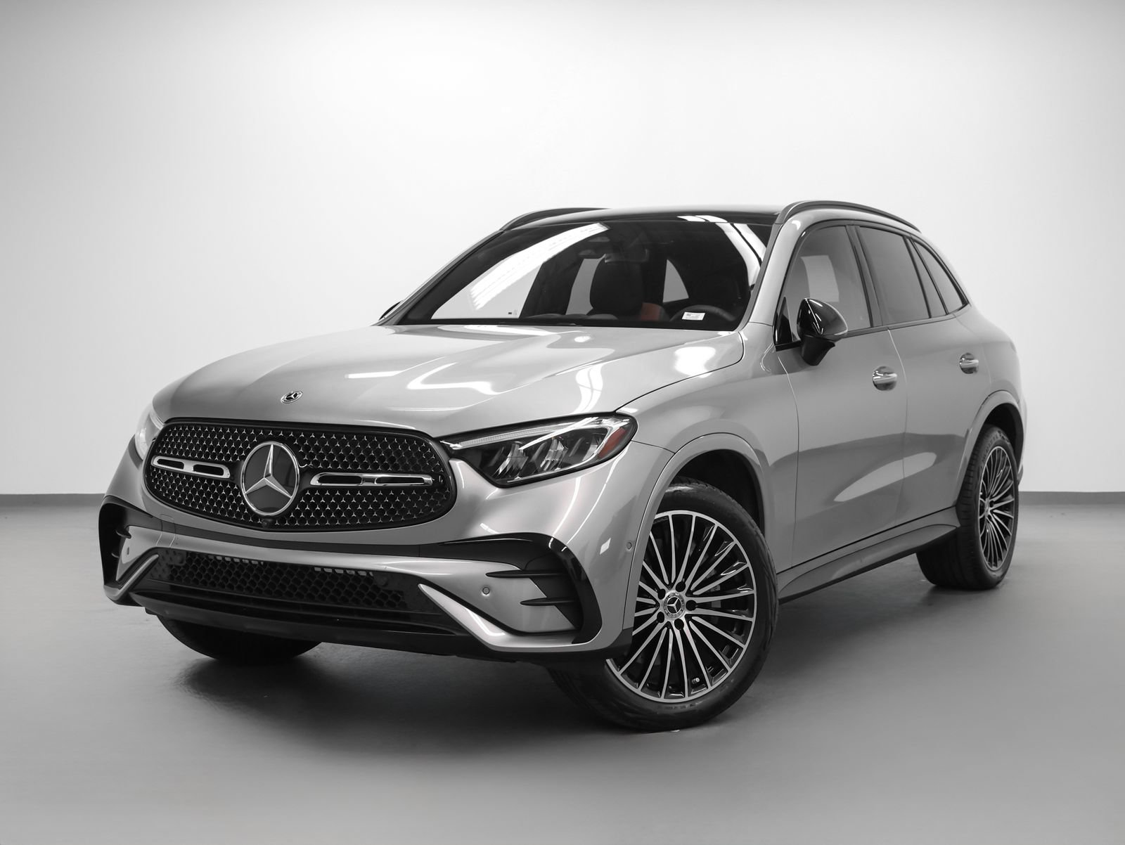 Used 2024 Mercedes-Benz GLC 300 video 1