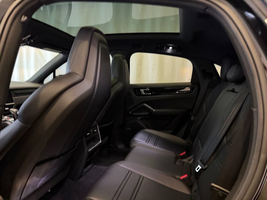 Certified 2021 Porsche Cayenne Coupe AWD/4WD image 25