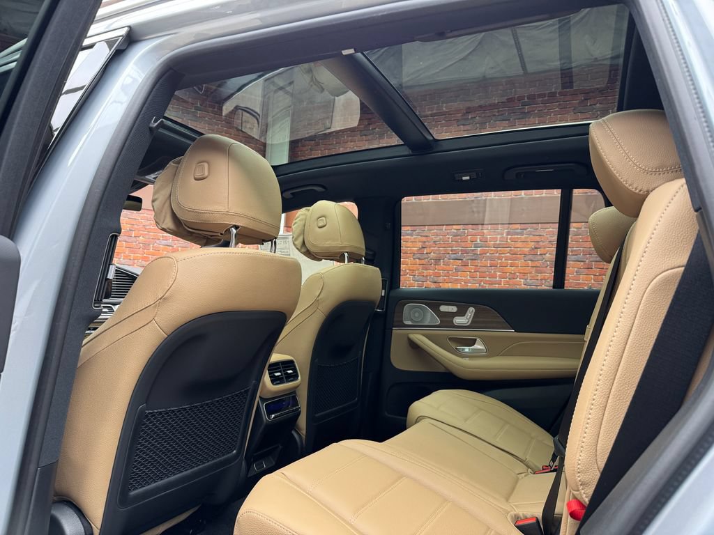 New 2026 Mercedes-Benz GLS 450 4MATIC image 3