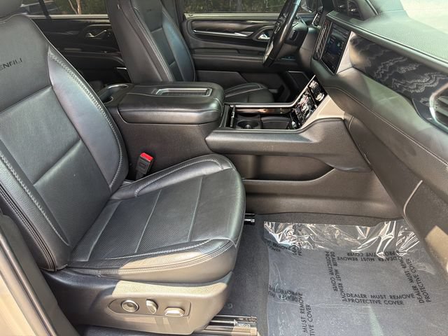 Used 2021 GMC Yukon Denali w/ Denali Premium Package AWD/4WD image 13