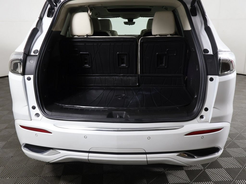 Used 2023 Buick Enclave Avenir w/ Avenir Technology Package AWD/4WD image 19