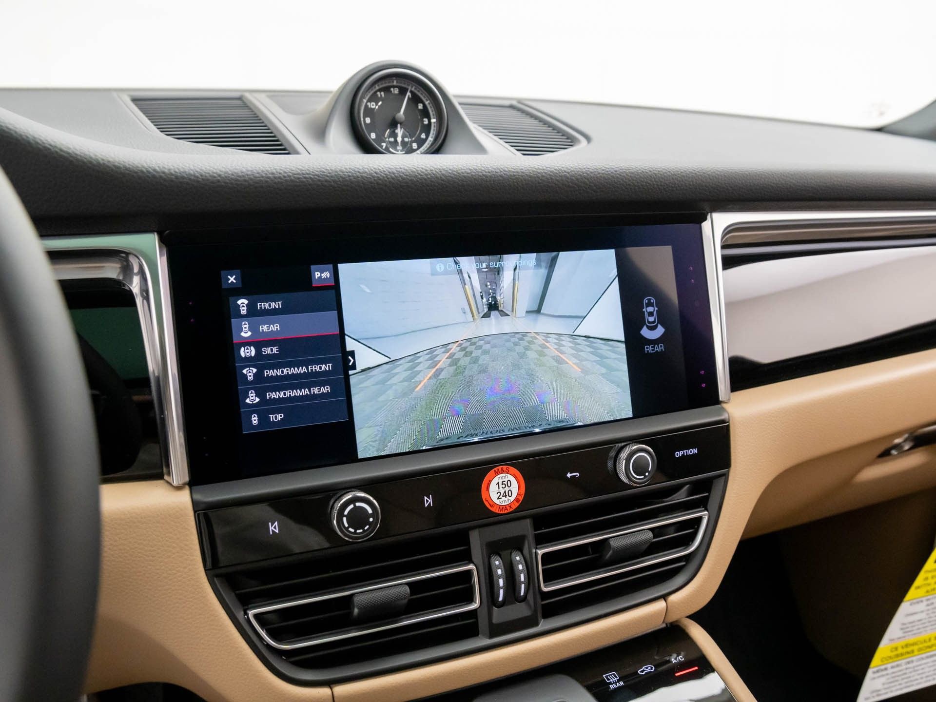 Certified 2026 Porsche Macan AWD/4WD image 24