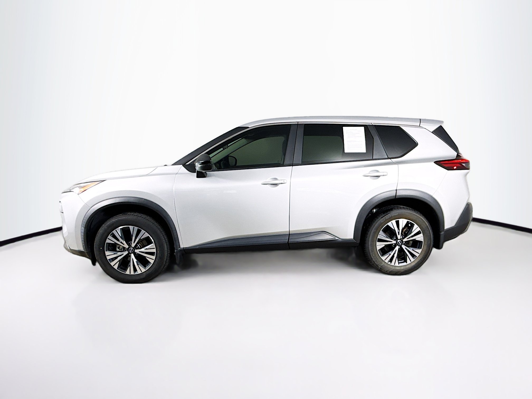 Used 2023 Nissan Rogue SV FWD image 7