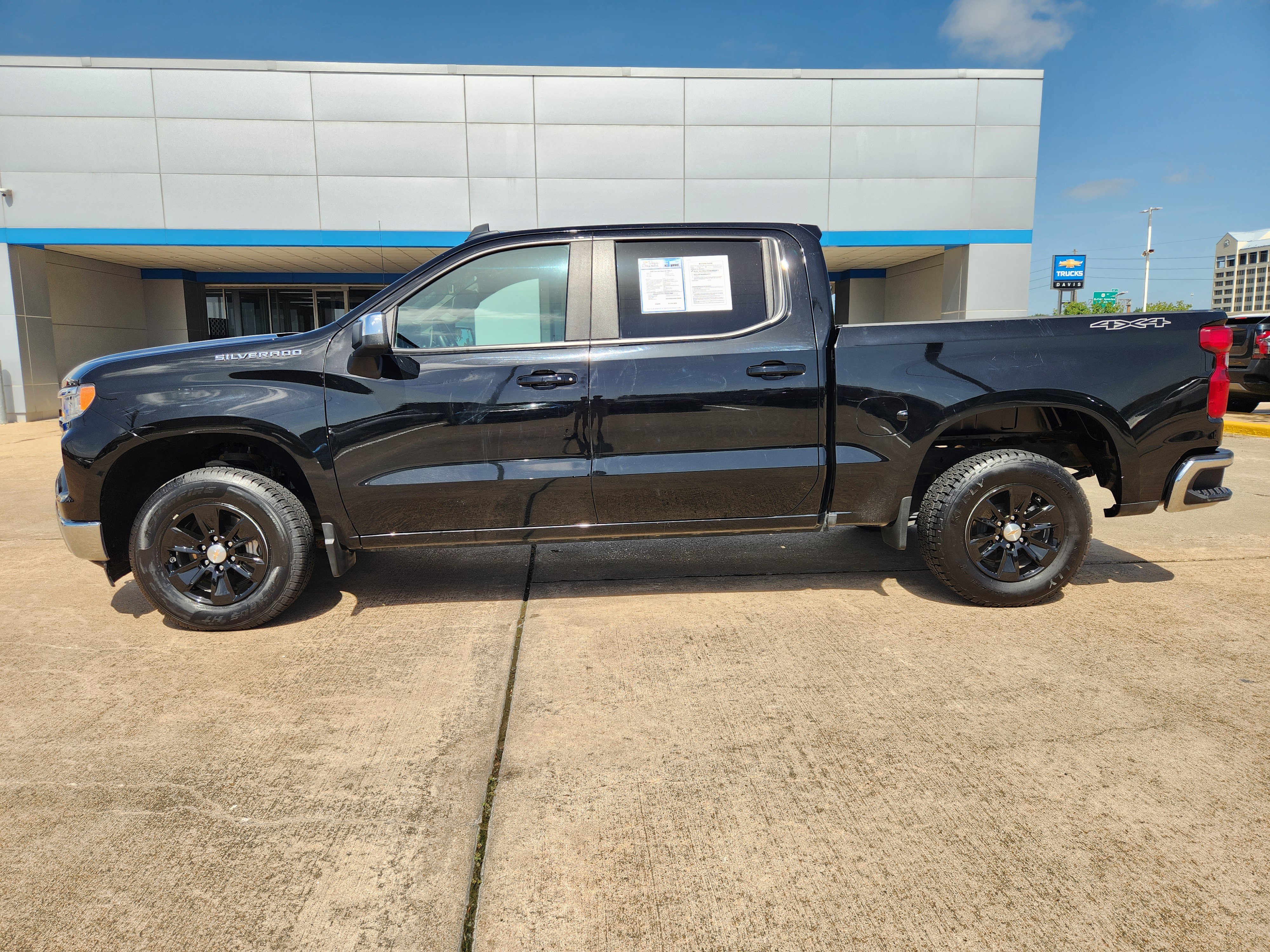 Certified 2025 Chevrolet Silverado 1500 LT AWD/4WD image 5