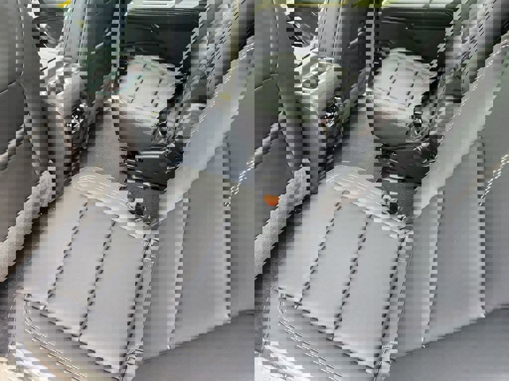 New 2025 GMC Acadia Elevation w/ Elevation Premium Package image 18