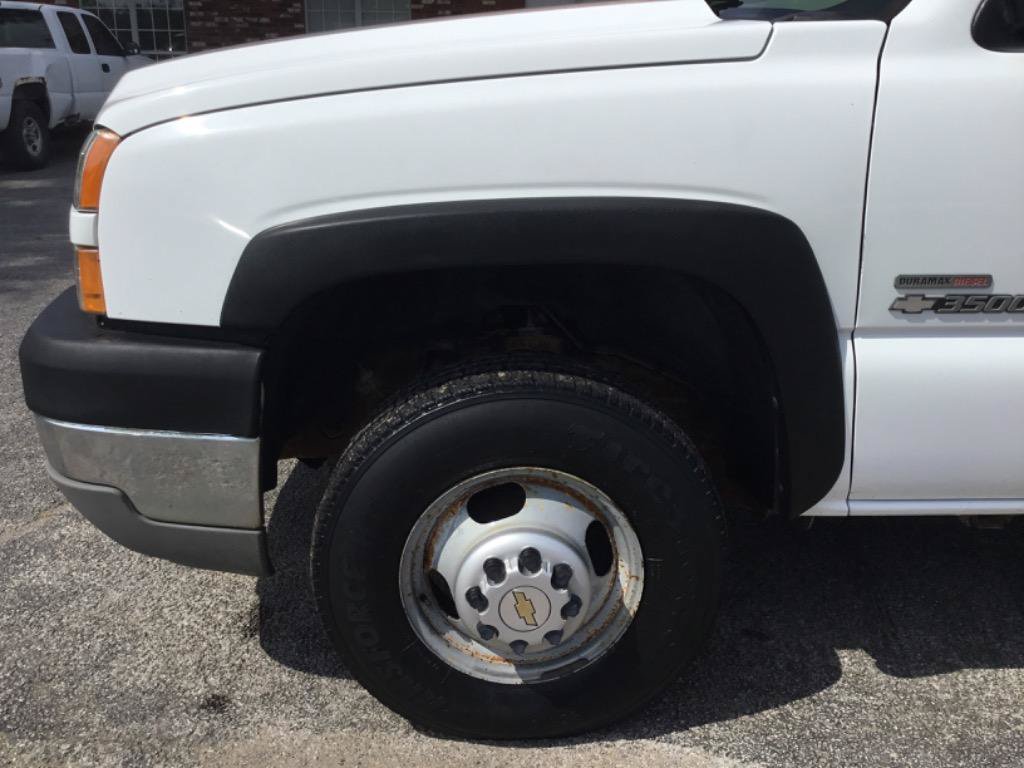 Used 2005 Chevrolet Silverado 3500 2WD Crew Cab image 23