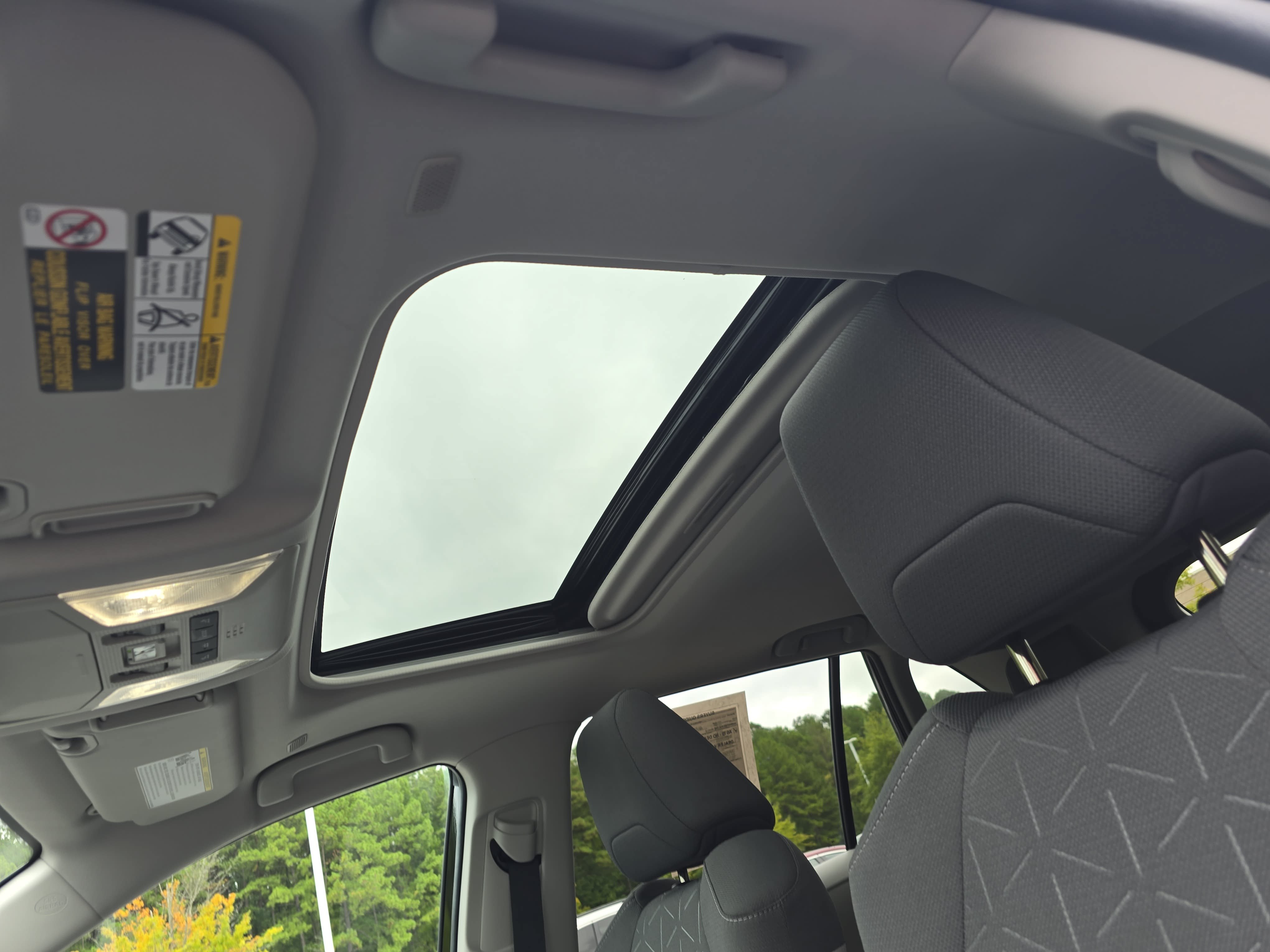 Used 2025 Toyota RAV4 XLE w/ Convenience Package FWD image 30
