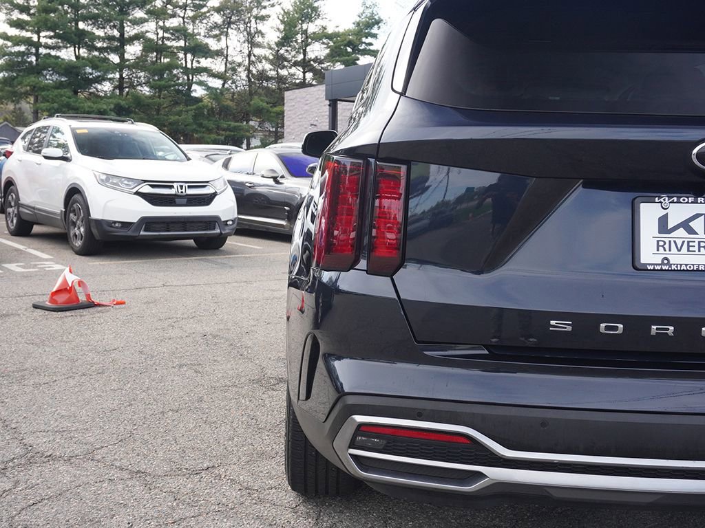 Used 2021 Kia Sorento S FWD image 16