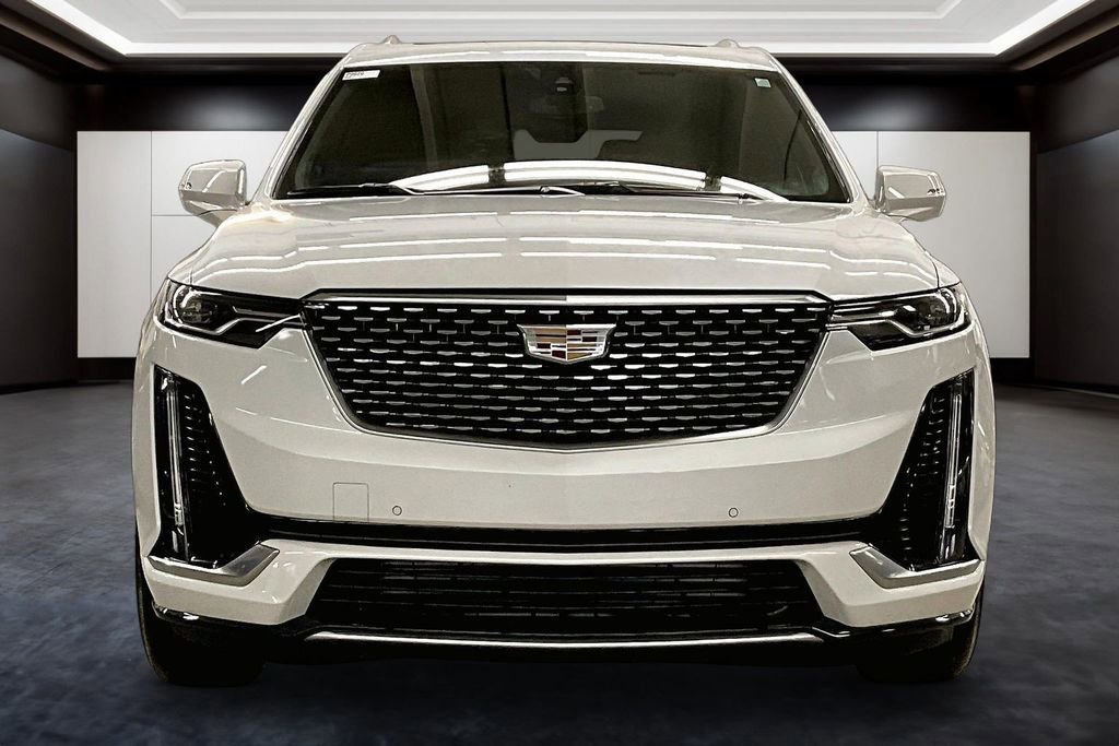 Certified 2025 Cadillac XT6 Luxury AWD/4WD image 2