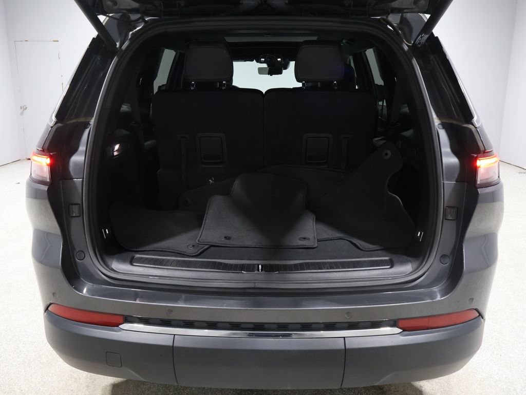 Used 2024 Jeep Grand Cherokee L Limited w/ Luxury Tech Group II image 21