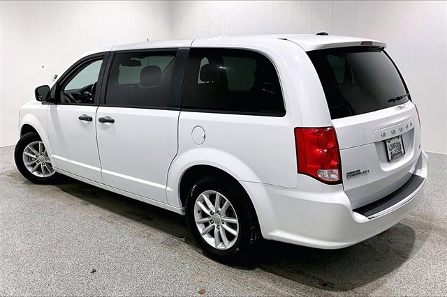 Used 2019 Dodge Grand Caravan SE w/ UConnect Hands-Free Group image 4