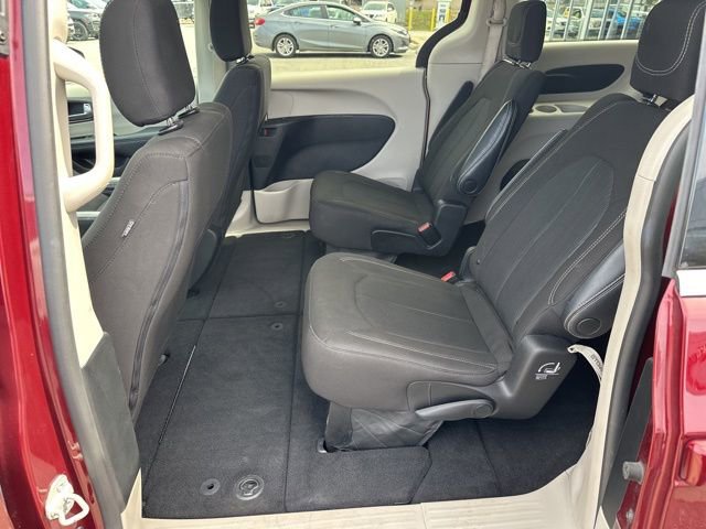 Certified 2023 Chrysler Voyager LX image 22